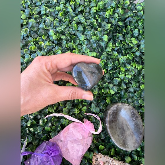 Heart Energy Gift Set | Amethyst, Rose Quartz, Labradorite & Botanicals - Picture 12 of 14